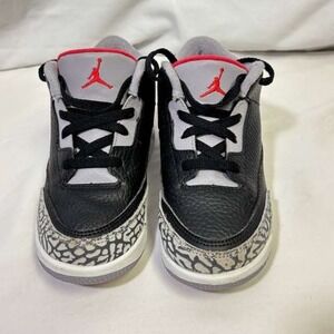 Air Jordan 3 Retro Youth Size 10C Black Red Lace Up Boys‎